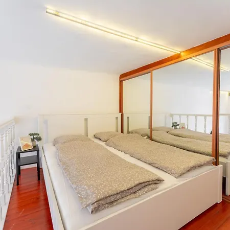 Elizabeth's Treasure Deluxe Apartment Budapest